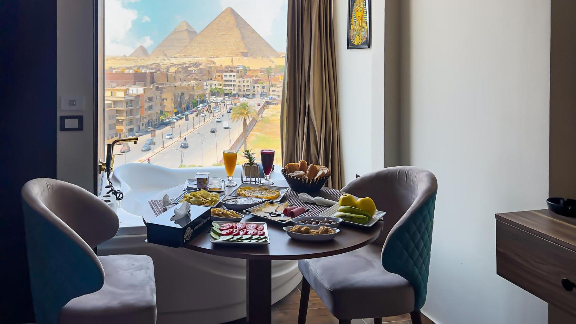 Imperial Pyramids Heights View Bed & Breakfast Nazlet el-Sîsi Exterior photo