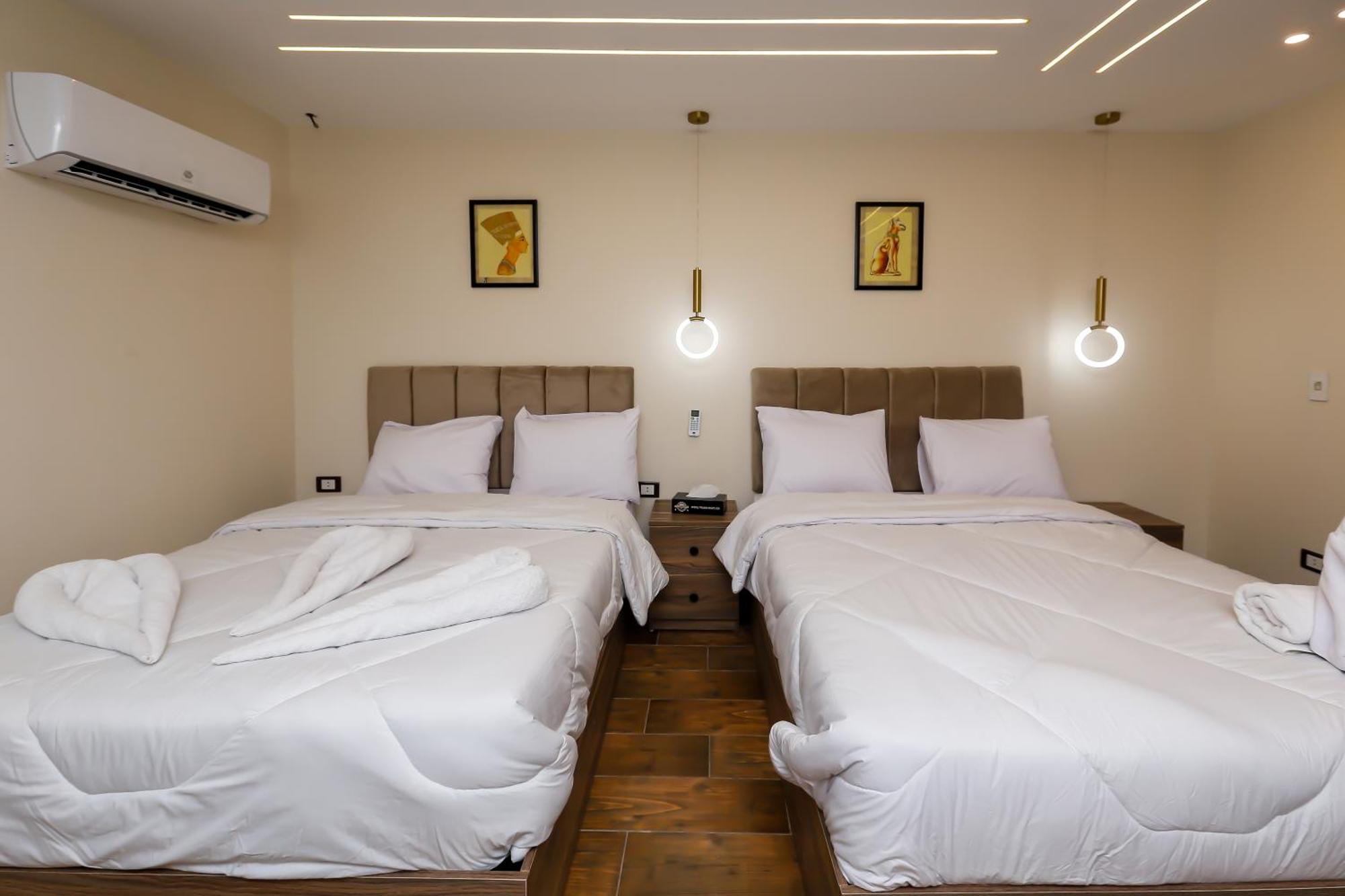 Imperial Pyramids Heights View Bed & Breakfast Nazlet el-Sîsi Exterior photo