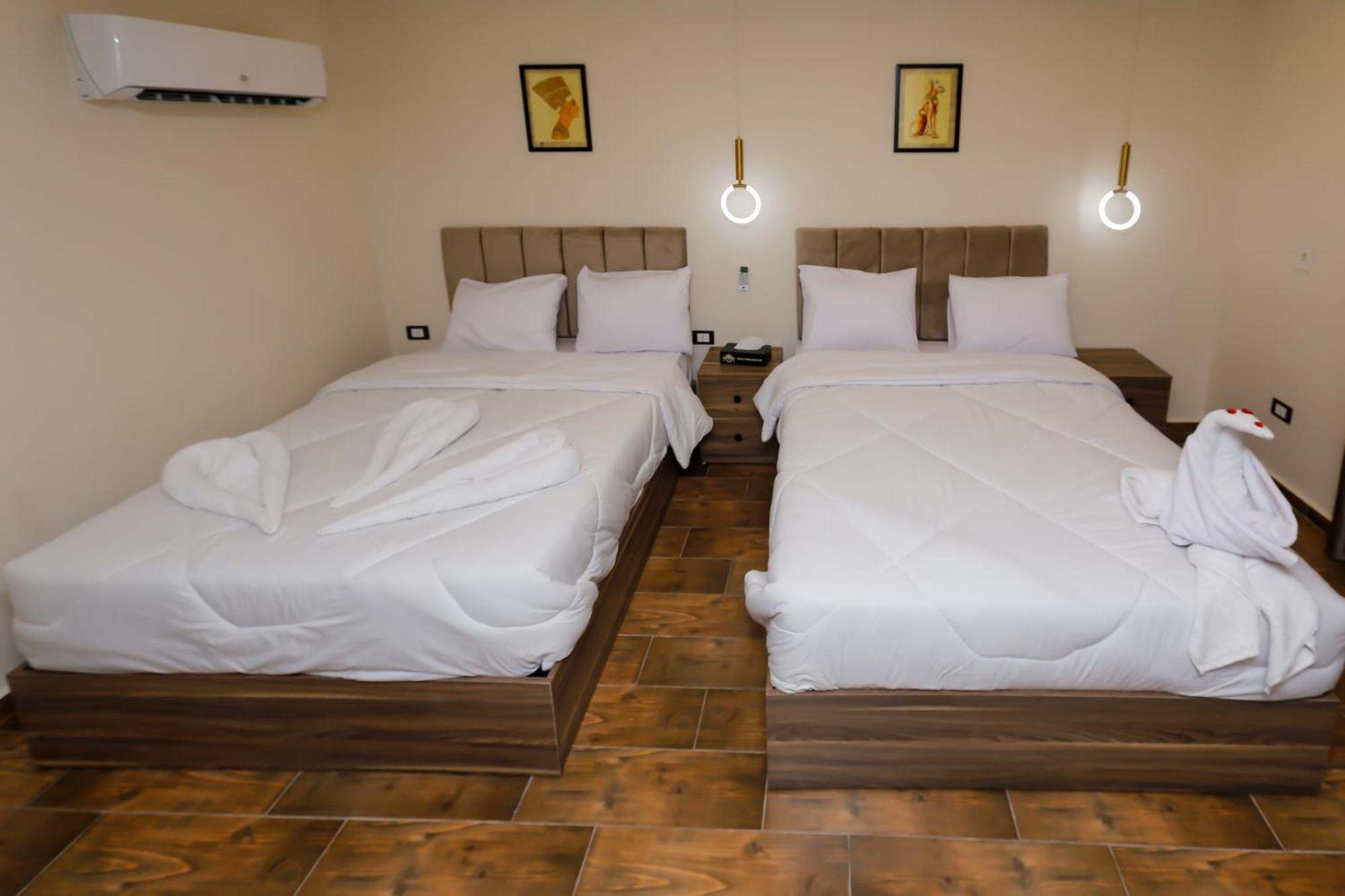 Imperial Pyramids Heights View Bed & Breakfast Nazlet el-Sîsi Exterior photo