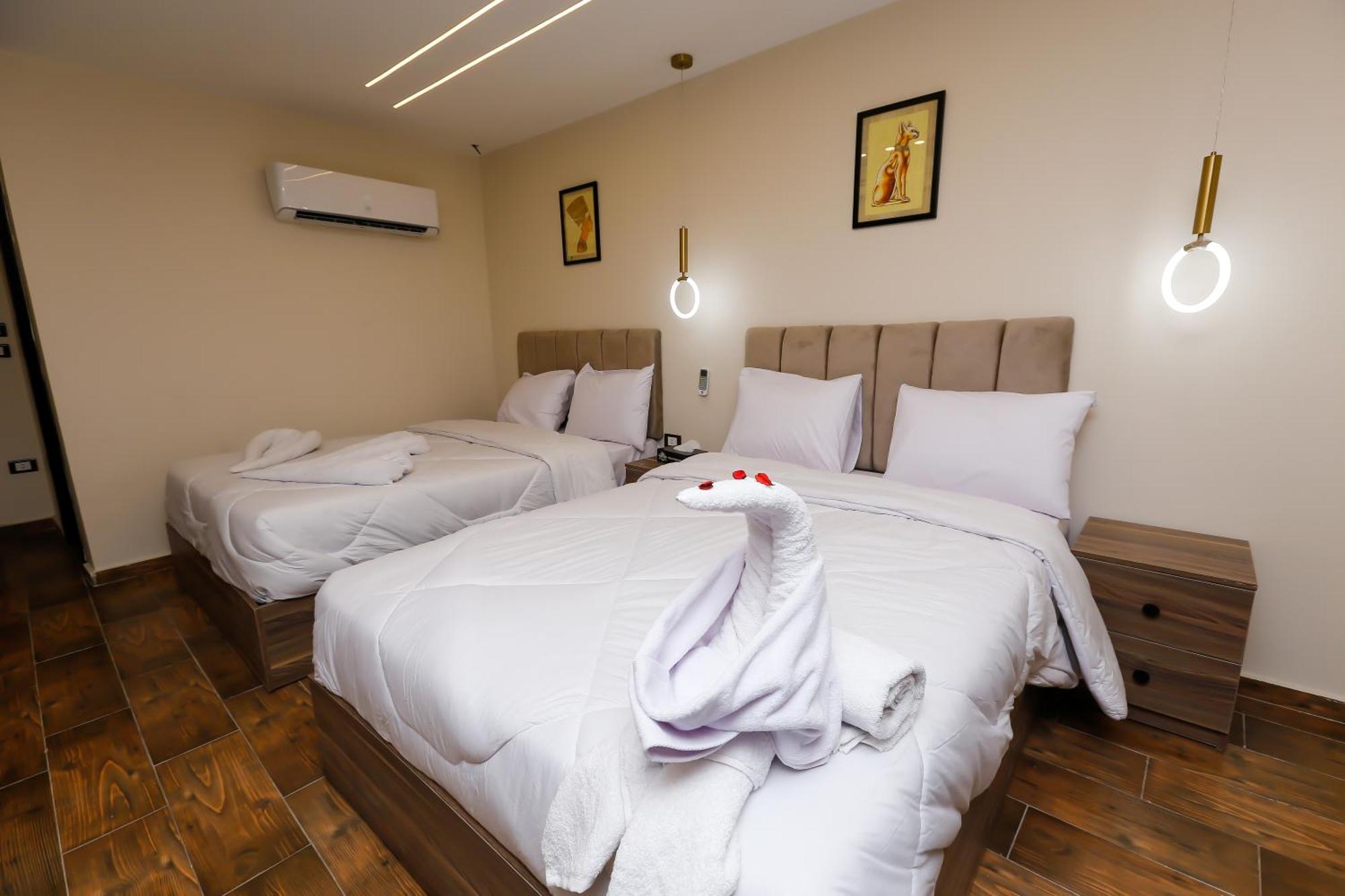 Imperial Pyramids Heights View Bed & Breakfast Nazlet el-Sîsi Exterior photo