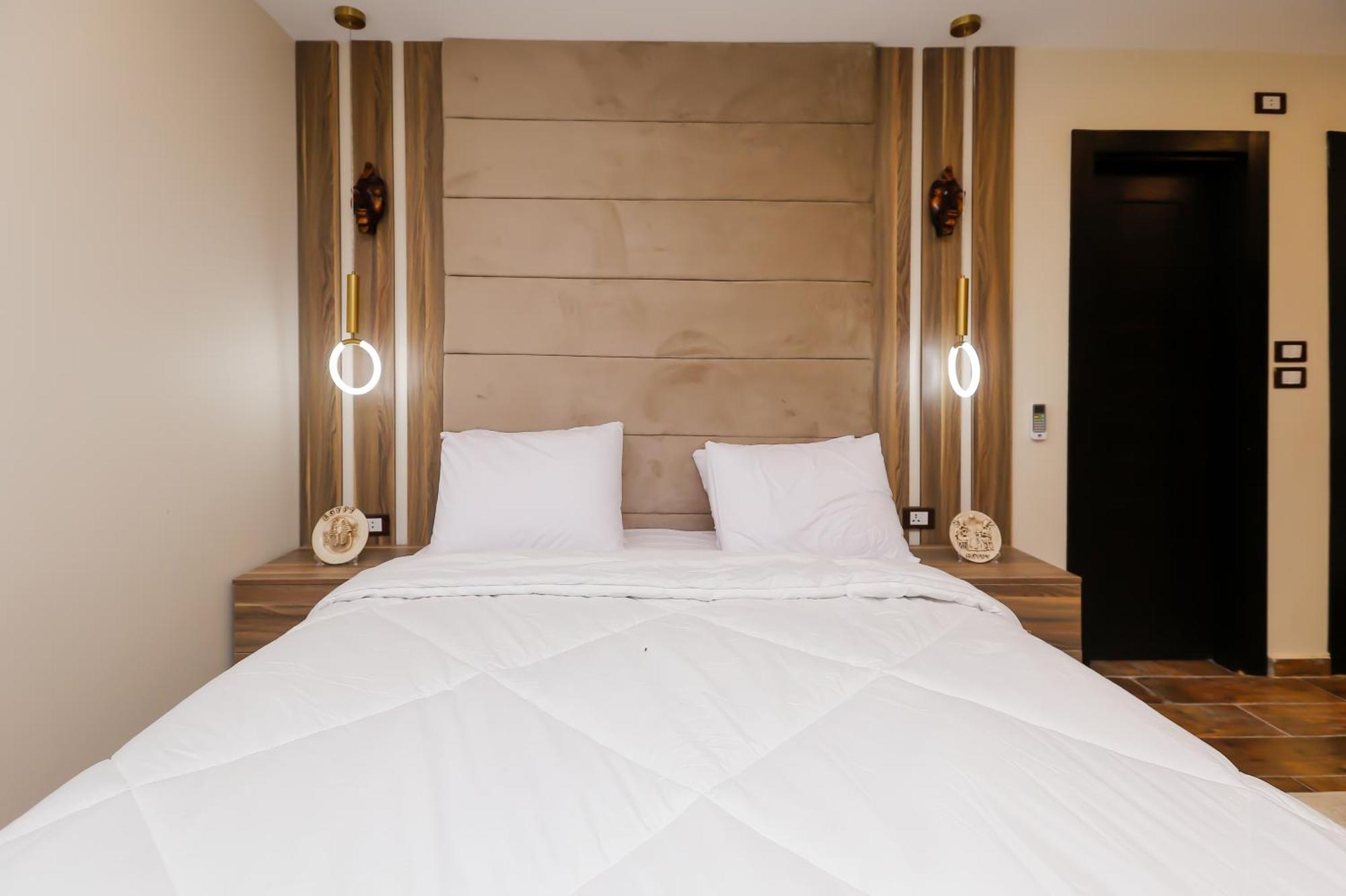 Imperial Pyramids Heights View Bed & Breakfast Nazlet el-Sîsi Exterior photo