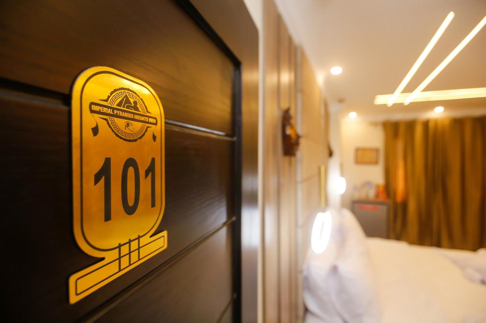Imperial Pyramids Heights View Bed & Breakfast Nazlet el-Sîsi Exterior photo