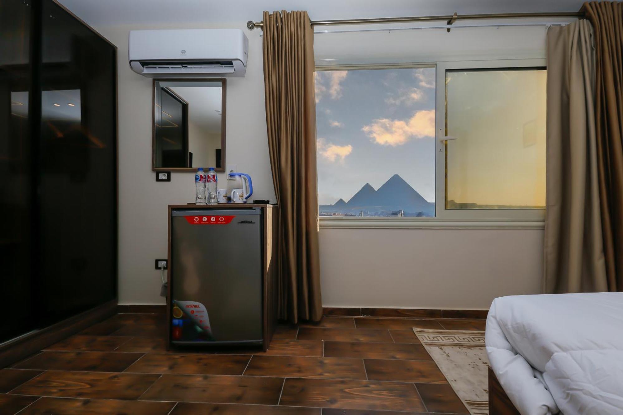Imperial Pyramids Heights View Bed & Breakfast Nazlet el-Sîsi Exterior photo