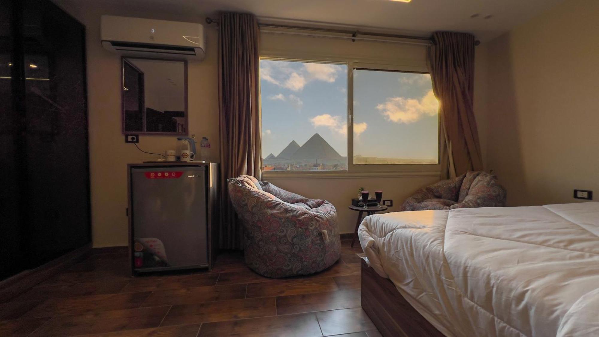 Imperial Pyramids Heights View Bed & Breakfast Nazlet el-Sîsi Exterior photo